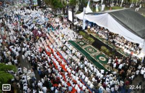 Ribuan Warga Lampung Padati “Lampung Bersholawat” Peringatan Nuzulul Quran dan HUT ke-61 Provinsi Lampung