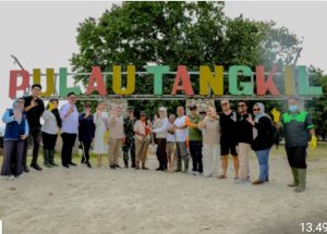 Kolaborasi Untuk Indonesia Bersih, Wagub Jihan Gerakkan Aksi Nyata di Pantai Mutun dan Pulau Tangkil